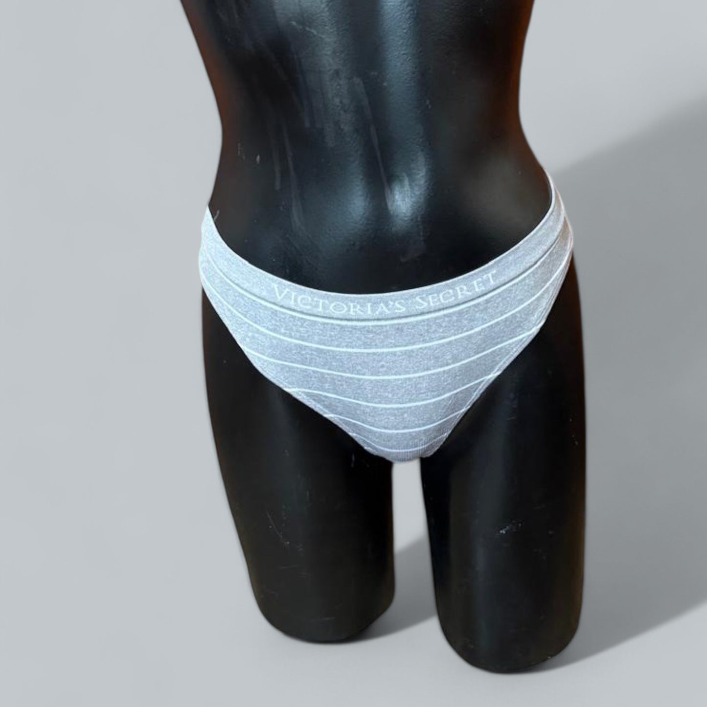 Tanga gris Victoria´s Secret