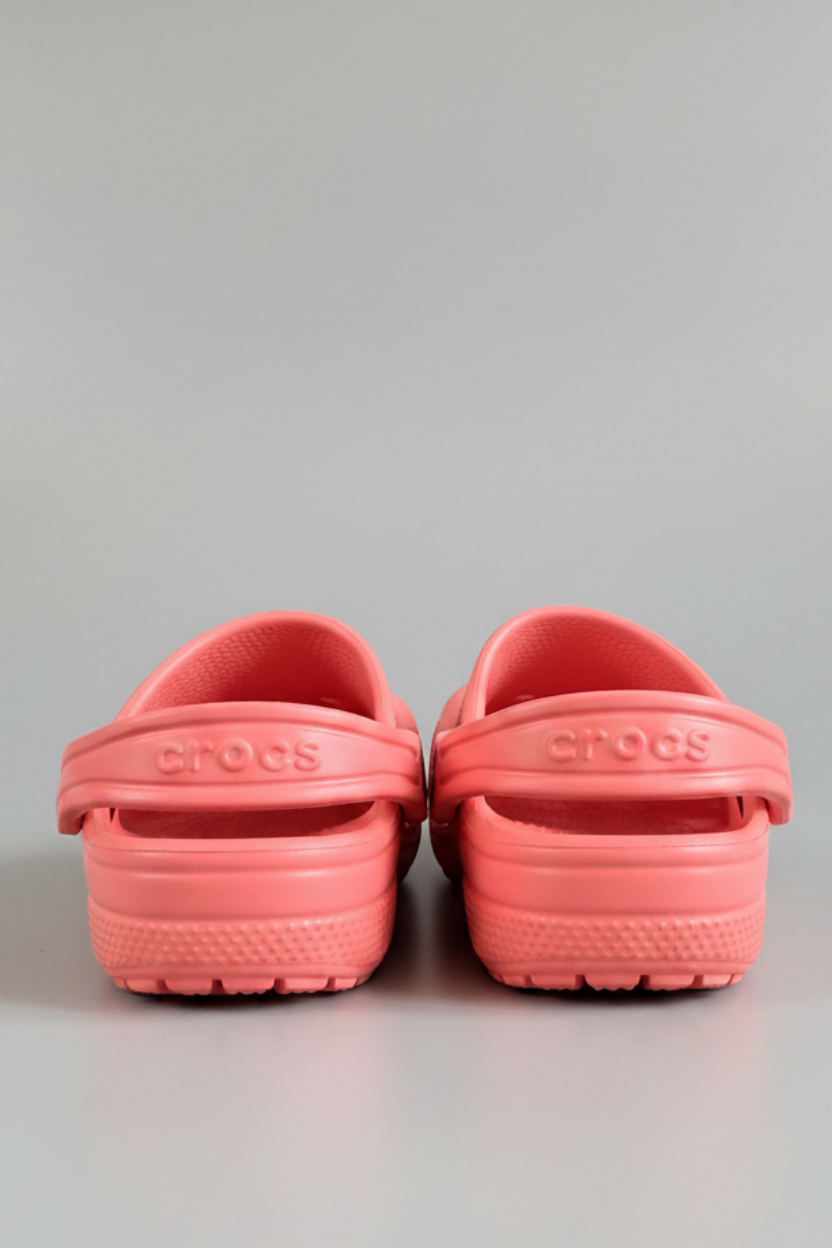 Crocs rosados para niña